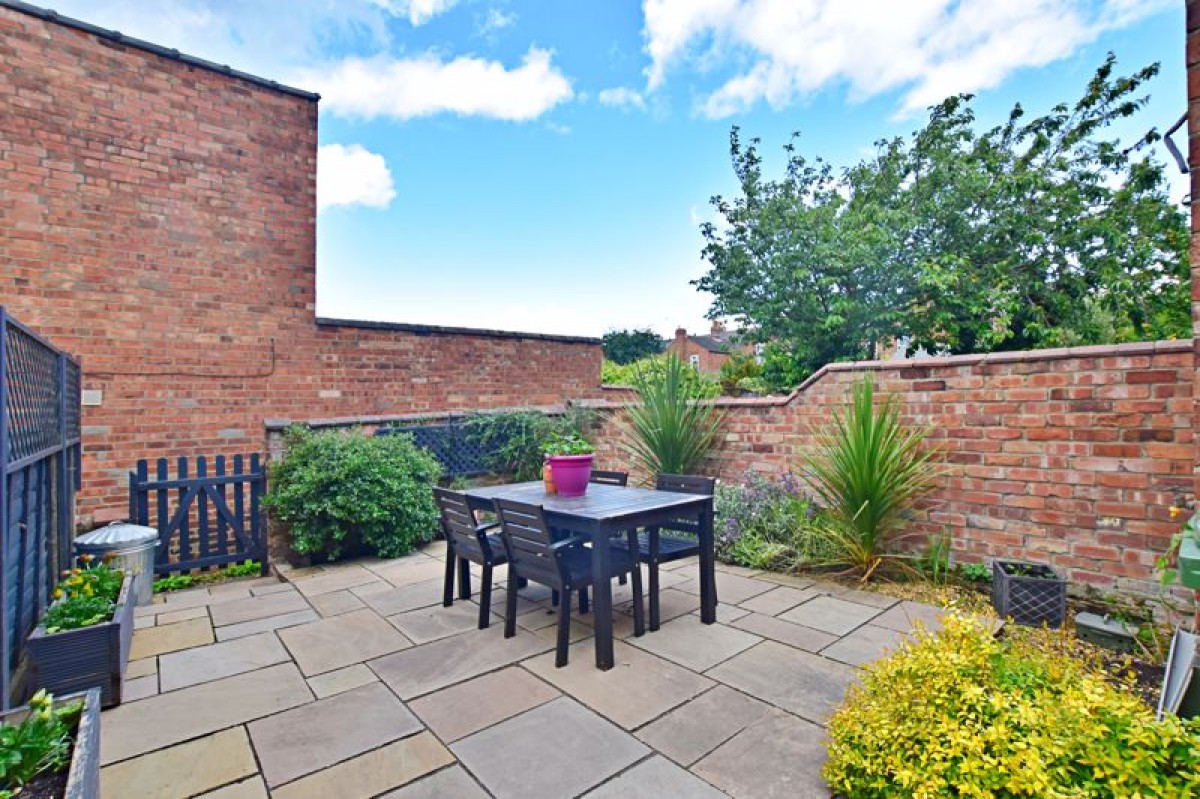 Images for May Crescent, West End, Lincoln