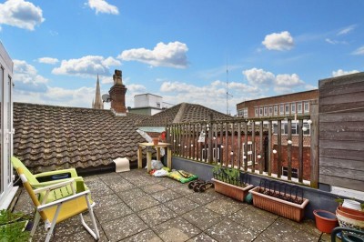 Clasketgate, Town Centre, Lincoln, LN2 1JZ