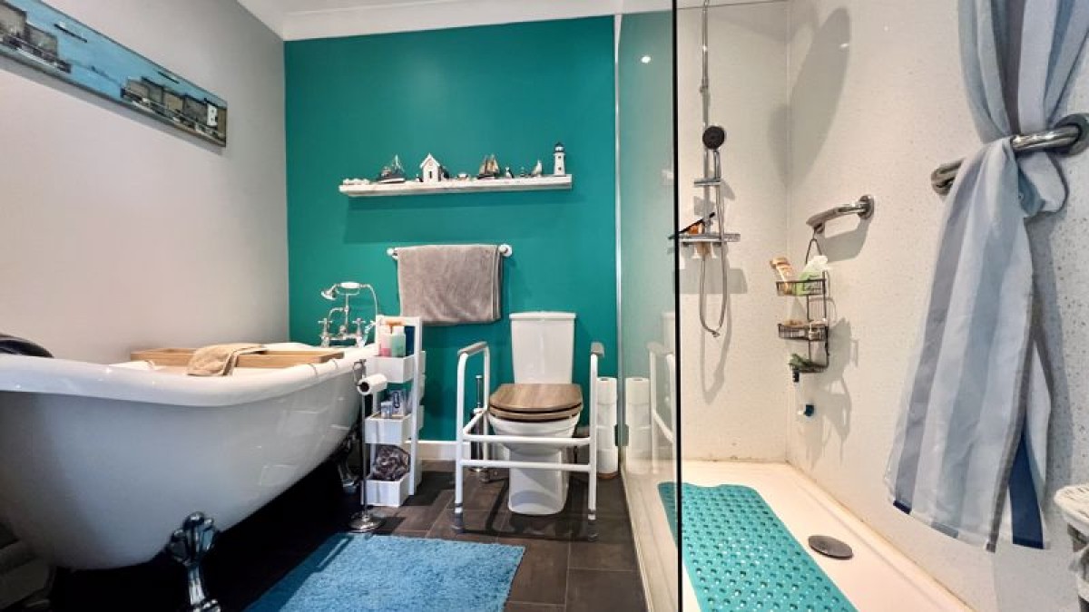 Images for Earlsgate, Winterton