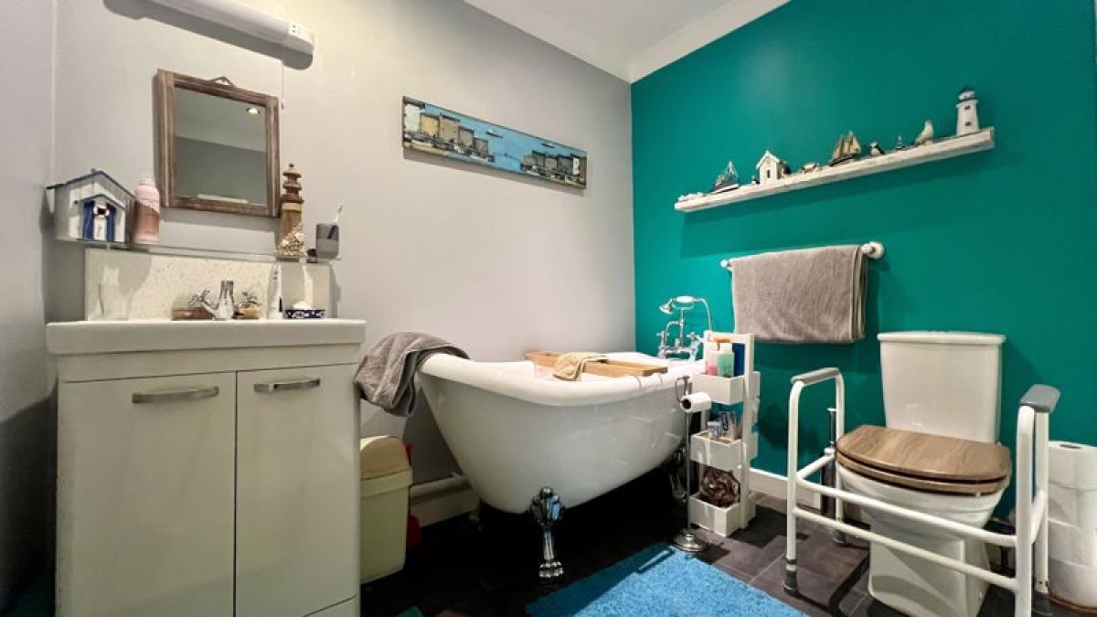Images for Earlsgate, Winterton