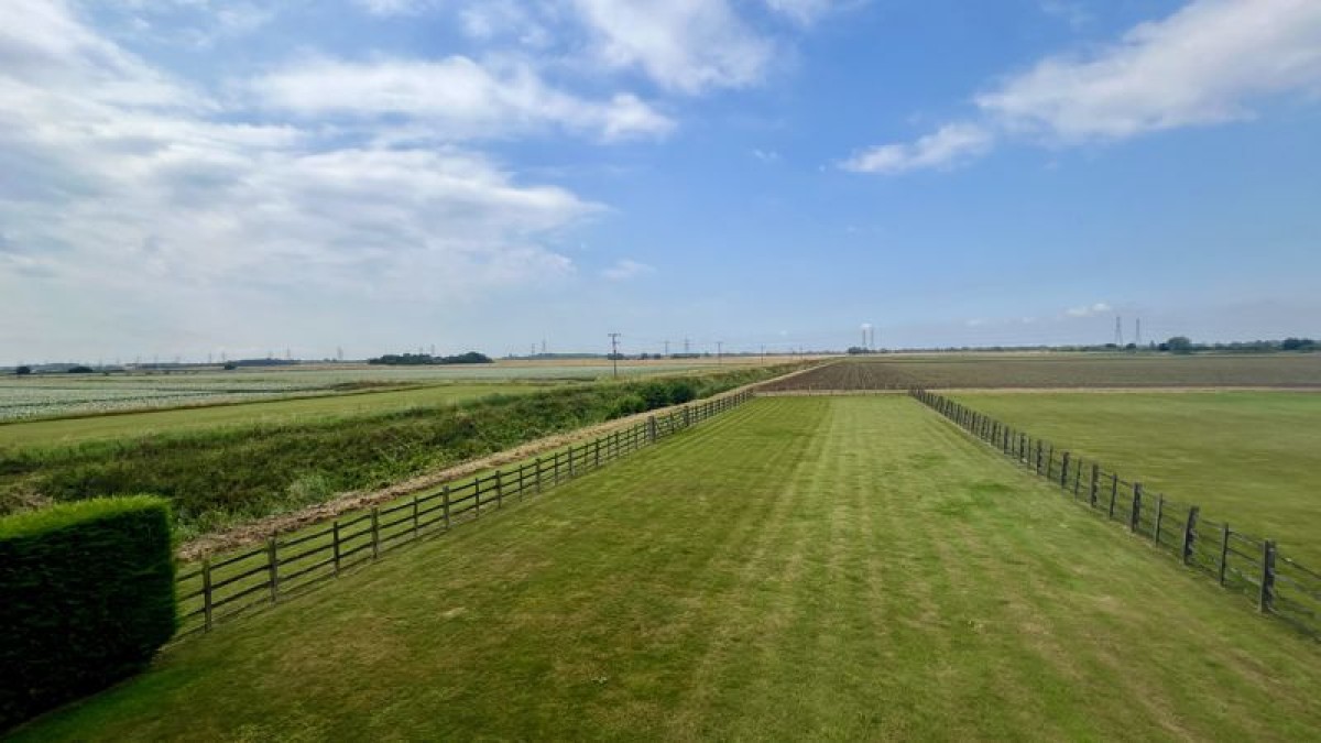 Images for The Hawthorns, 14 Trentside, Derrythorpe, DN17 3JB