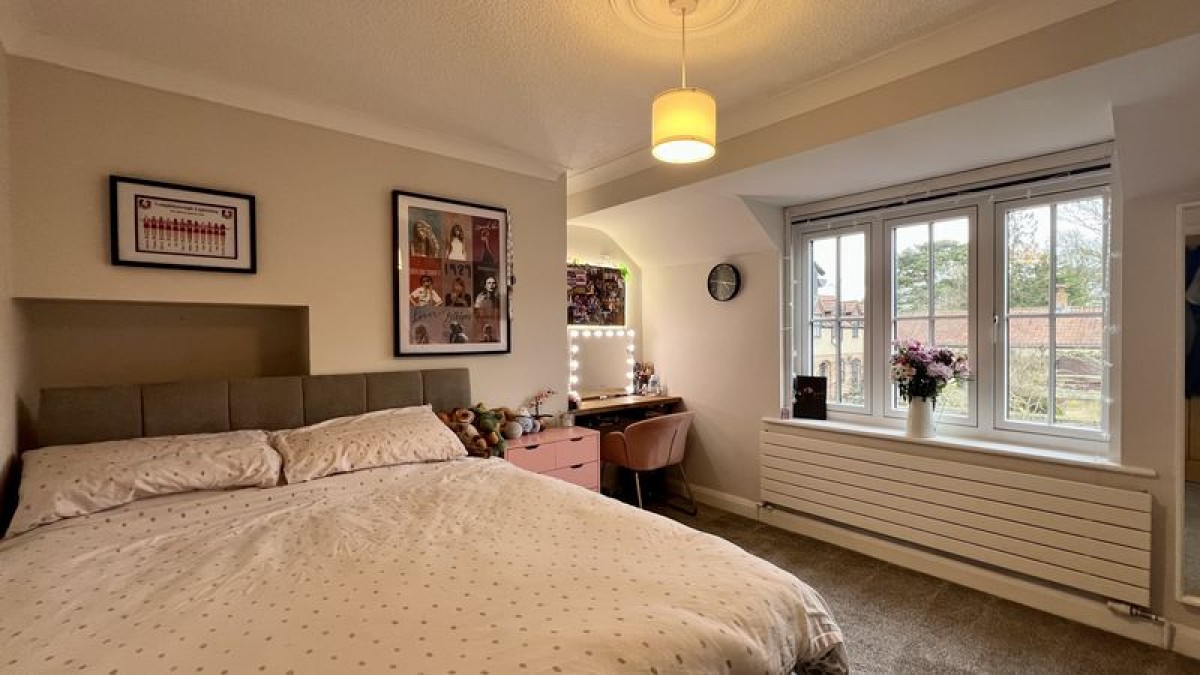 Images for New Row, Messingham