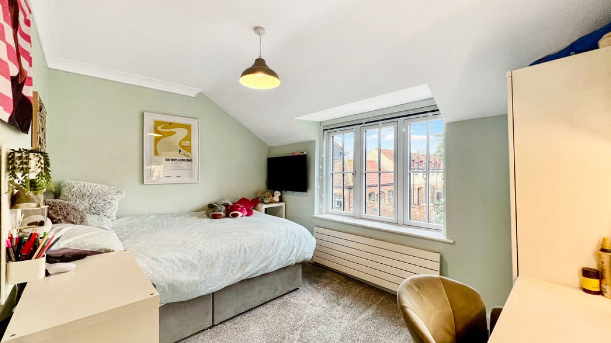 Images for New Row, Messingham