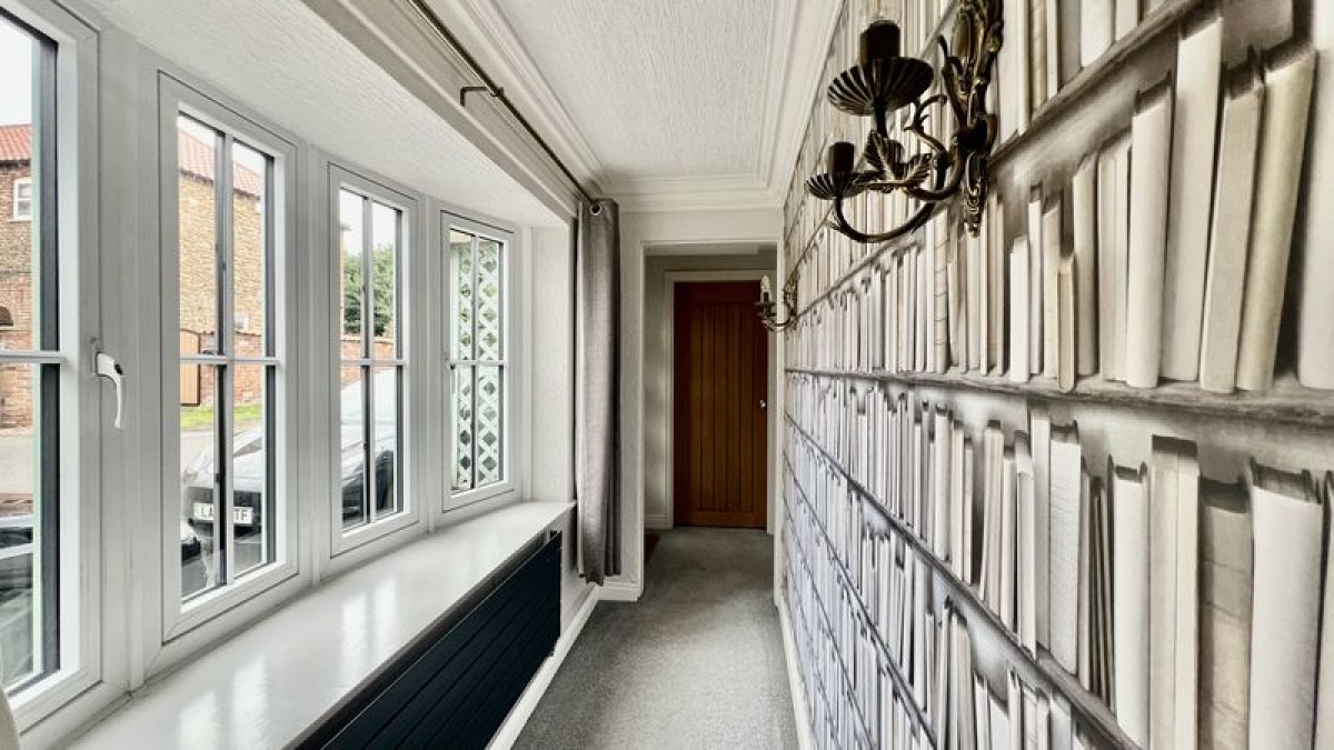 Images for New Row, Messingham