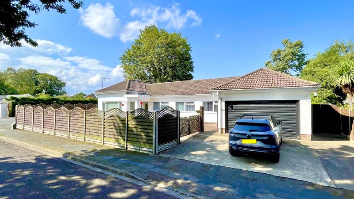 Images for Meadowlake Crescent, Lincoln