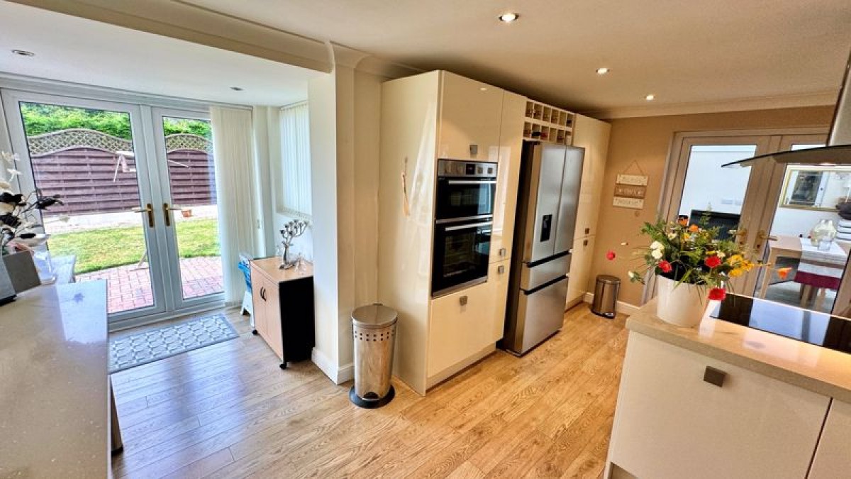 Images for Meadowlake Crescent, Lincoln