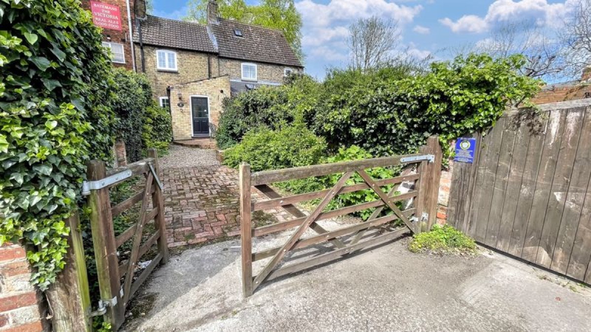 Images for Little Willie Cottage, Union Road, Lincoln