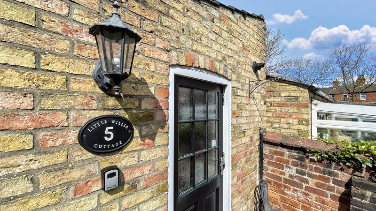 Images for Little Willie Cottage, Union Road, Lincoln
