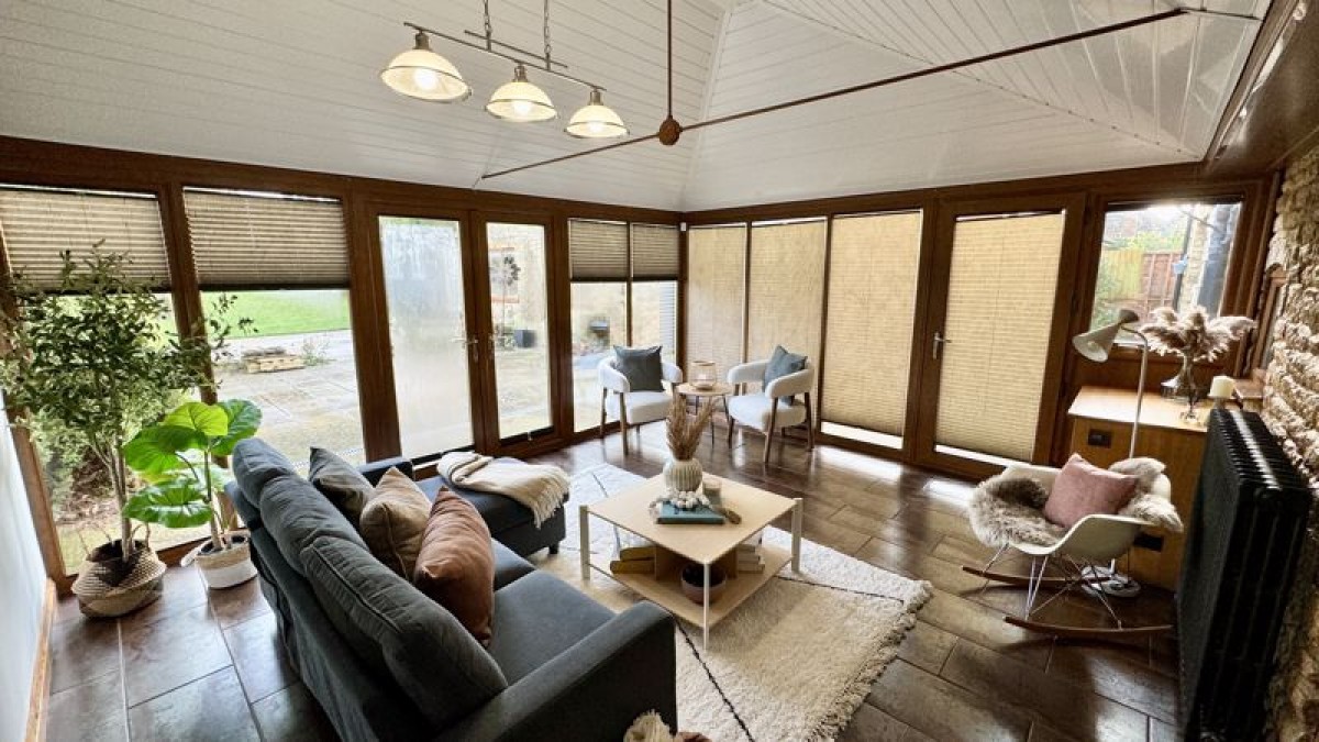 Images for Cobweb Cottage, Dunholme Road, Lincoln