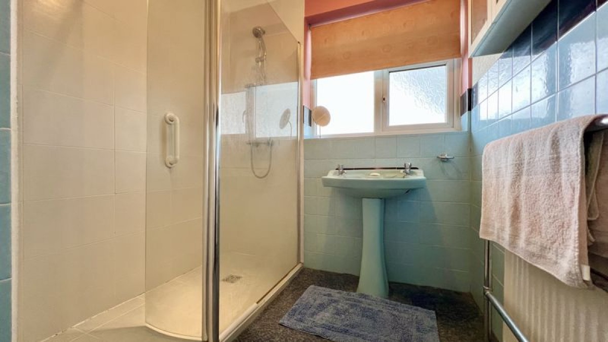 Images for Cliff Avenue, Winterton