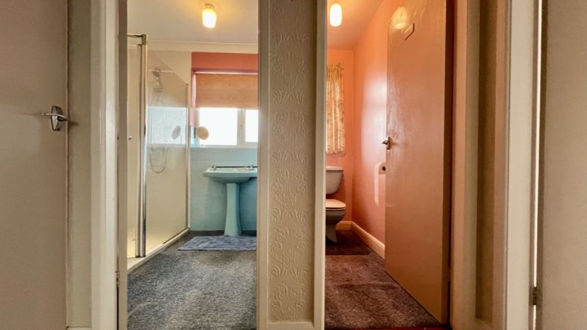 Images for Cliff Avenue, Winterton