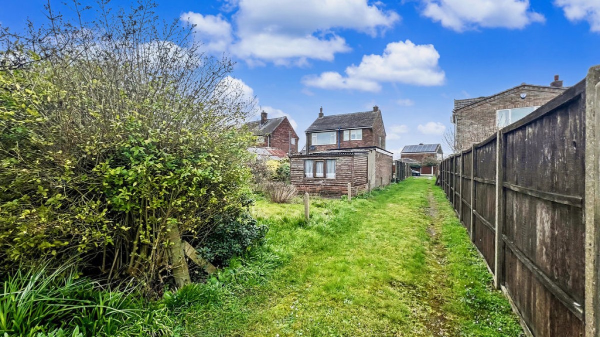 Images for Cliff Avenue, Winterton