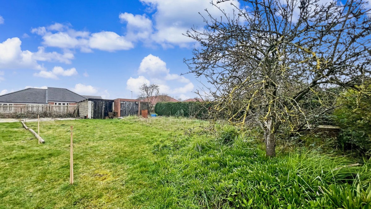 Images for Cliff Avenue, Winterton