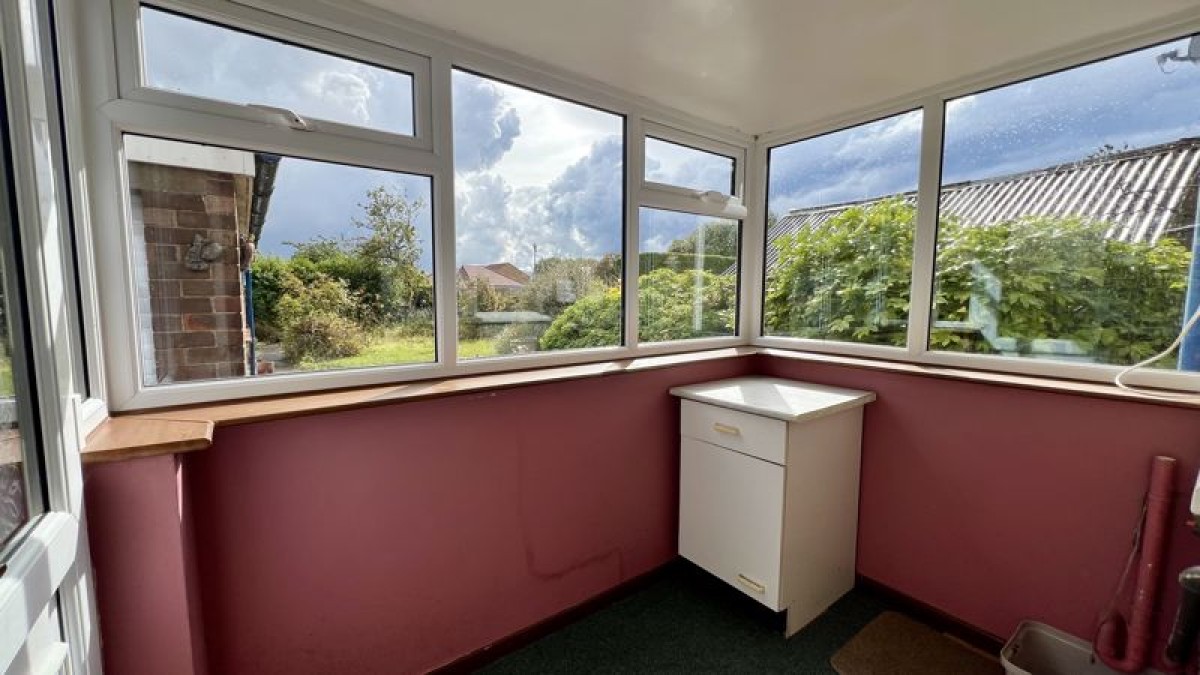 Images for Cliff Avenue, Winterton