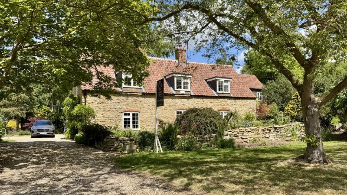 Images for Willow Cottage, Brook Street, Hemswell