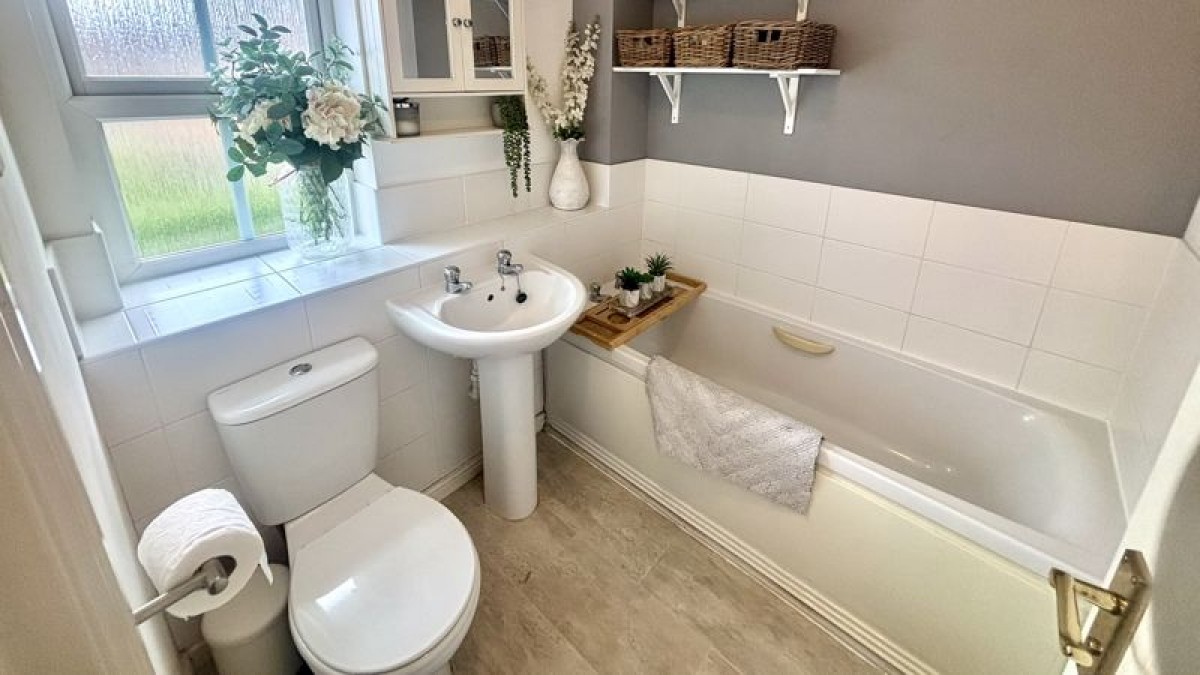 Images for Oak Tree Drive, Witham St. Hughs