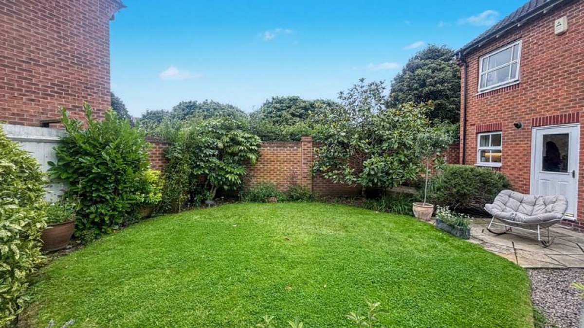 Images for Oak Tree Drive, Witham St. Hughs