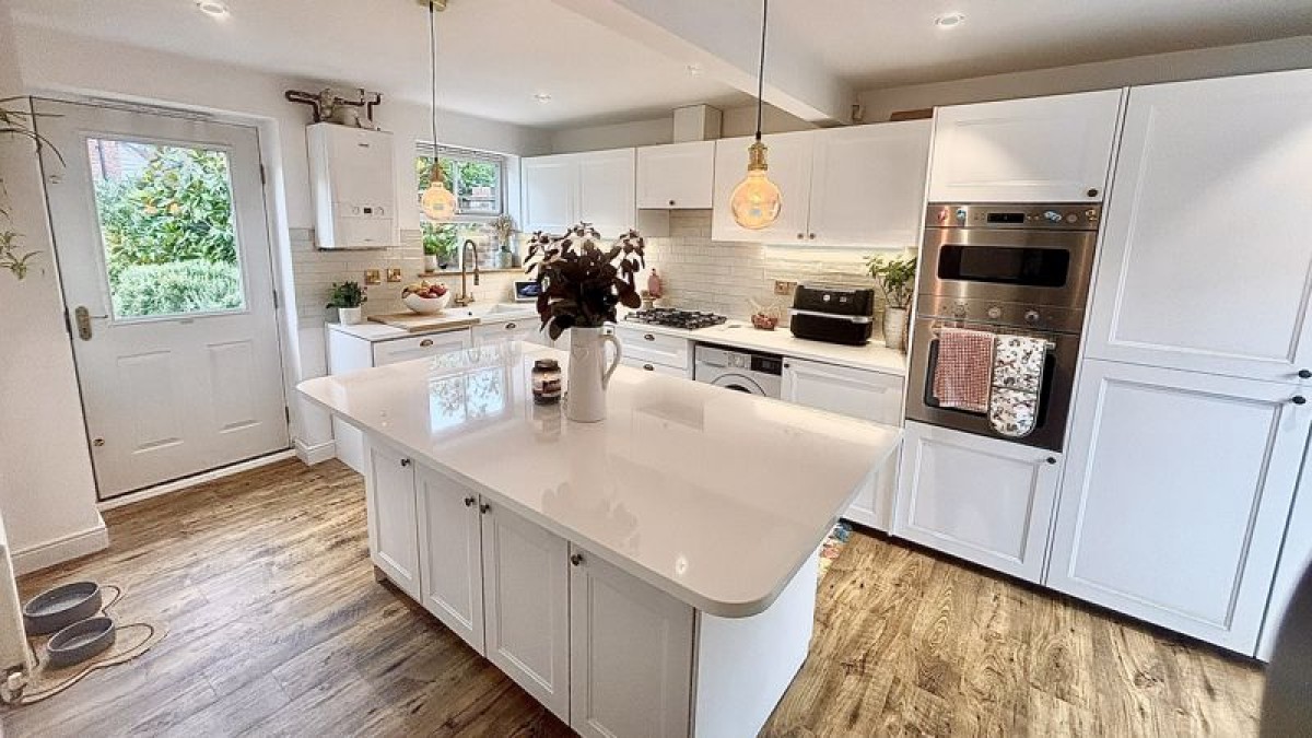 Images for Oak Tree Drive, Witham St. Hughs