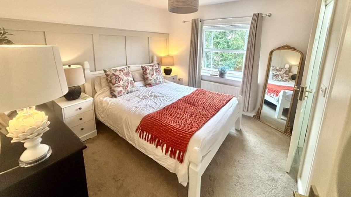 Images for Oak Tree Drive, Witham St. Hughs