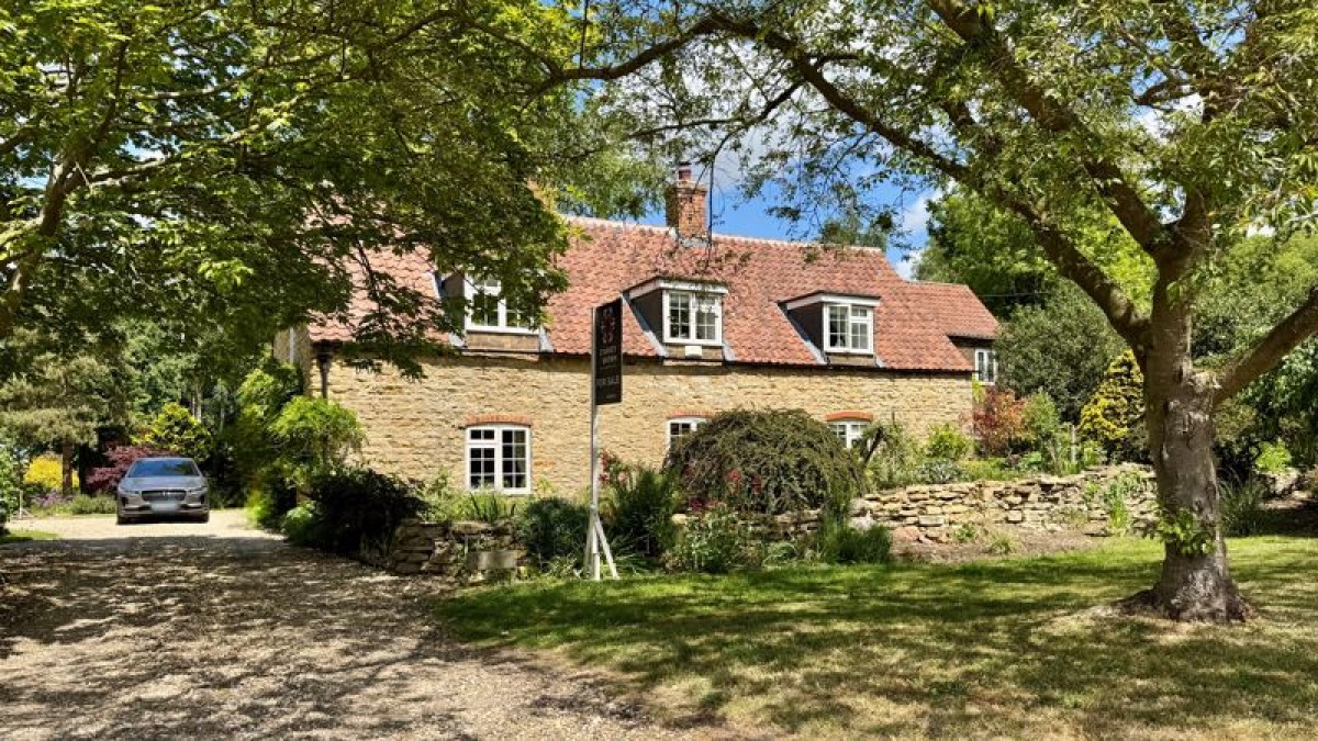 Images for Willow Cottage, Brook Street, Hemswell