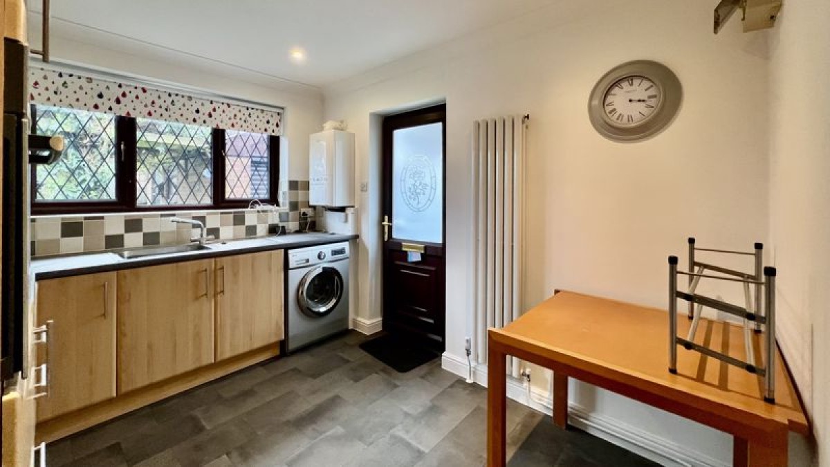 Images for Hunts Close, Broughton