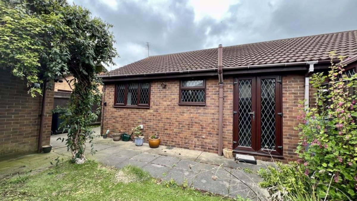 Images for Hunts Close, Broughton