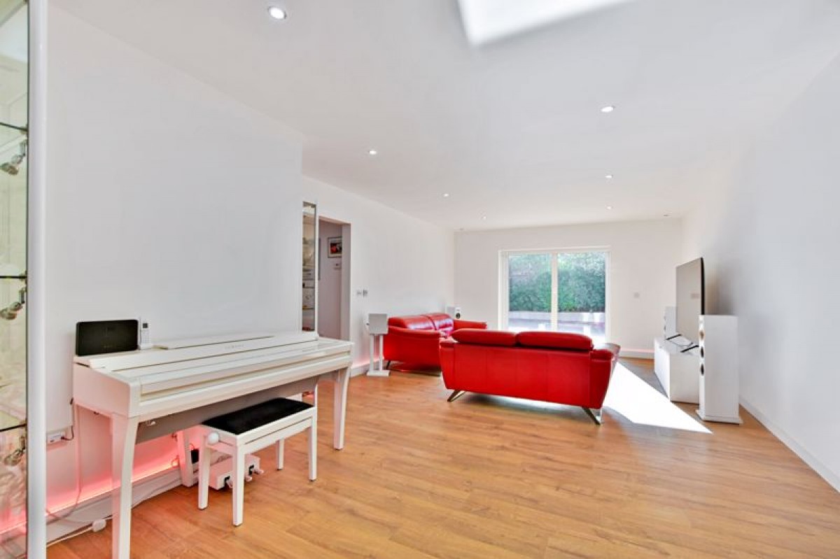 Images for Four Seasons Close, Dunholme, Lincoln