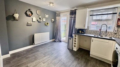 Images for Squirrel Chase, Witham St. Hughs, Lincoln EAID:Starkey & Brown Scunthorpe BID:Starkey&Brown Lincoln