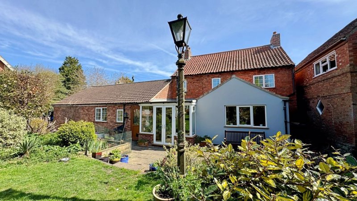 Images for Hall Farm Cottage, Main Street, South Scarle, Newark