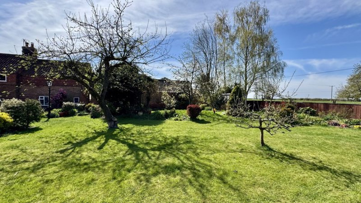 Images for Hall Farm Cottage, Main Street, South Scarle, Newark