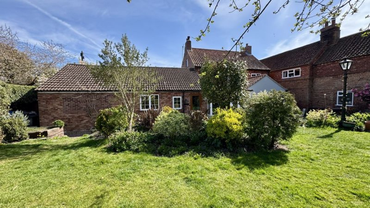Images for Hall Farm Cottage, Main Street, South Scarle, Newark