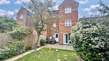 Carlton Boulevard, Lincoln
