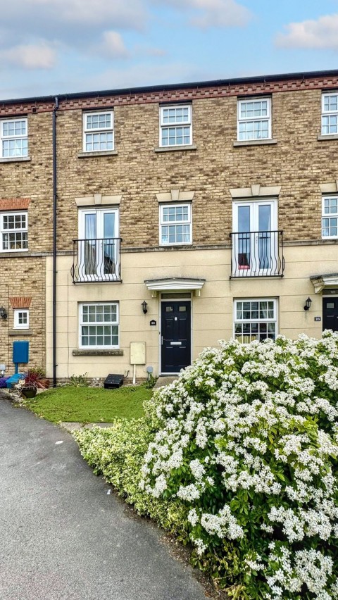 View Full Details for Squirrel Chase, Witham St. Hughs, Lincoln