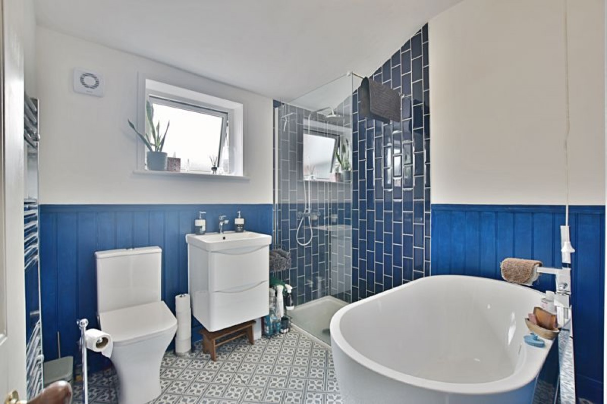 Images for Queens Crescent, Lincoln