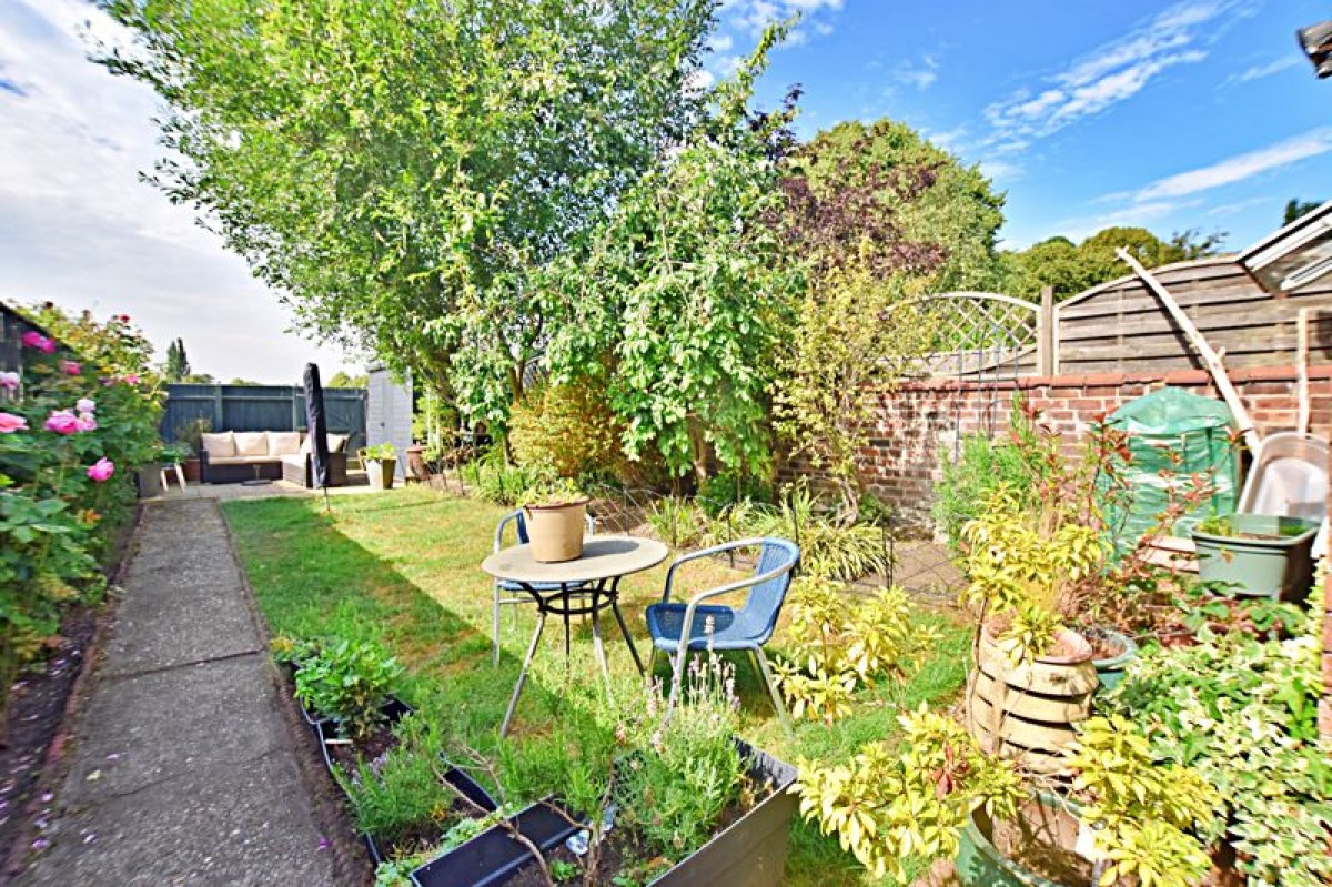 Images for Queens Crescent, Lincoln