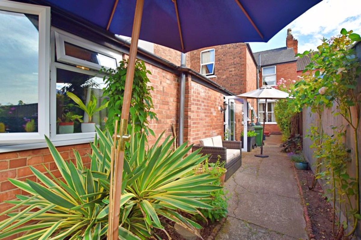 Images for Queens Crescent, Lincoln
