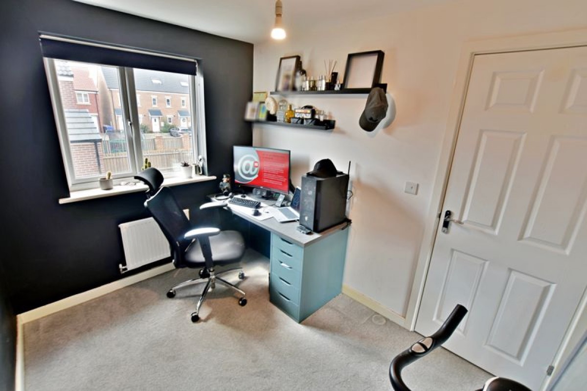 Images for Long Holt Close, Carlton Boulevard, Lincoln