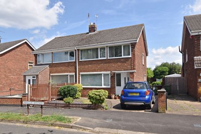 Wallis Avenue, Lincoln