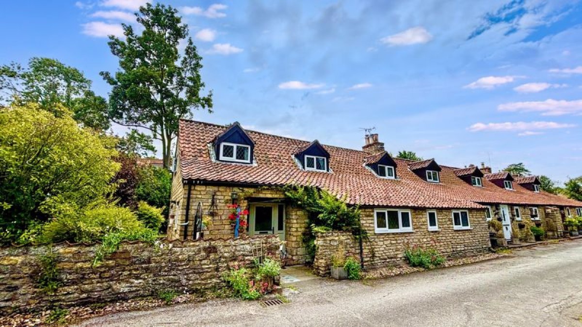 Images for Widows Row, Hackthorn, Lincoln
