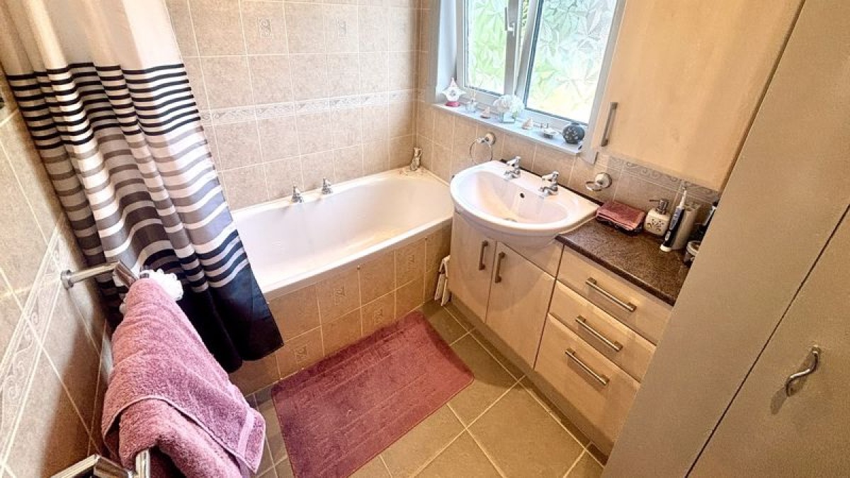 Images for Bunkers Hill, Lincoln