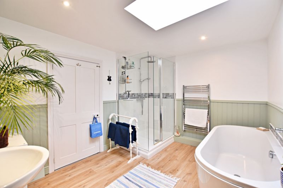 Images for Ivy House, West Street, Timberland