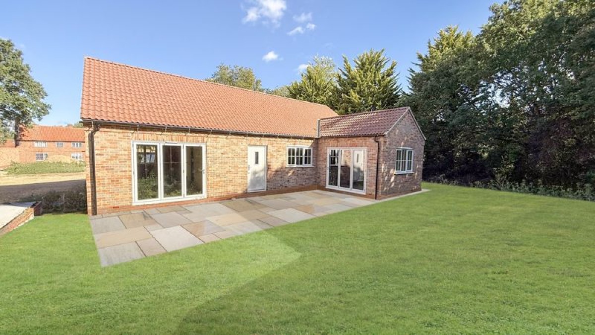 Images for Oak Lodge, The Paddock, Dry Doddington