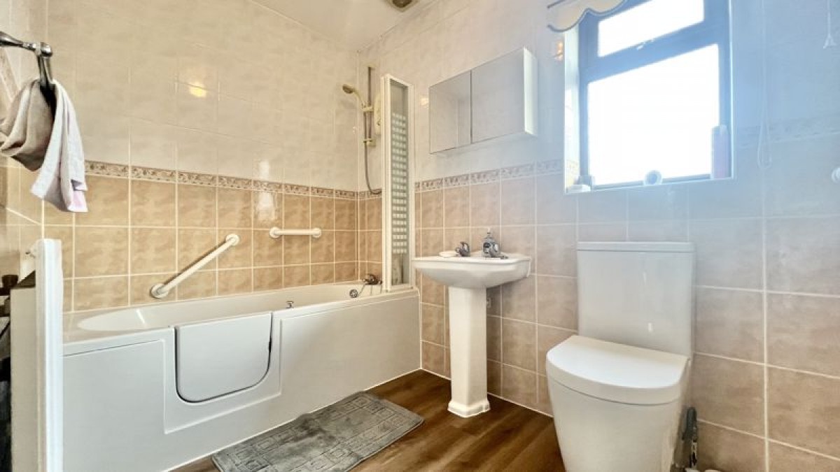 Images for Chestnut Grove, Broughton