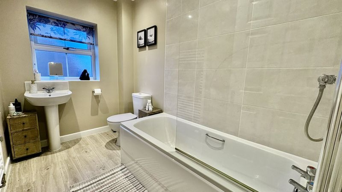 Images for Top Farm Avenue, Navenby, Lincoln