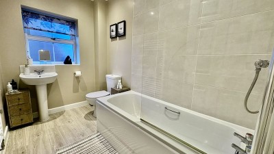 Images for Top Farm Avenue, Navenby, Lincoln EAID:Starkey & Brown Scunthorpe BID:Starkey&Brown Lincoln