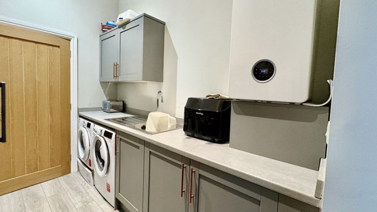 Images for Corner Farm Close, Middle Rasen