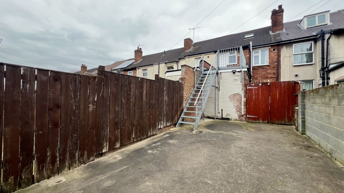 Images for 21 & 21a Queen Street, Scunthorpe