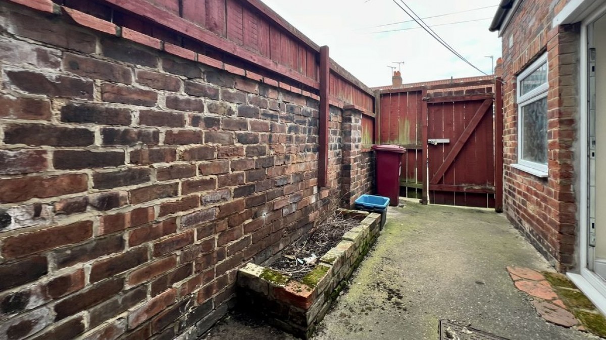 Images for 21 & 21a Queen Street, Scunthorpe