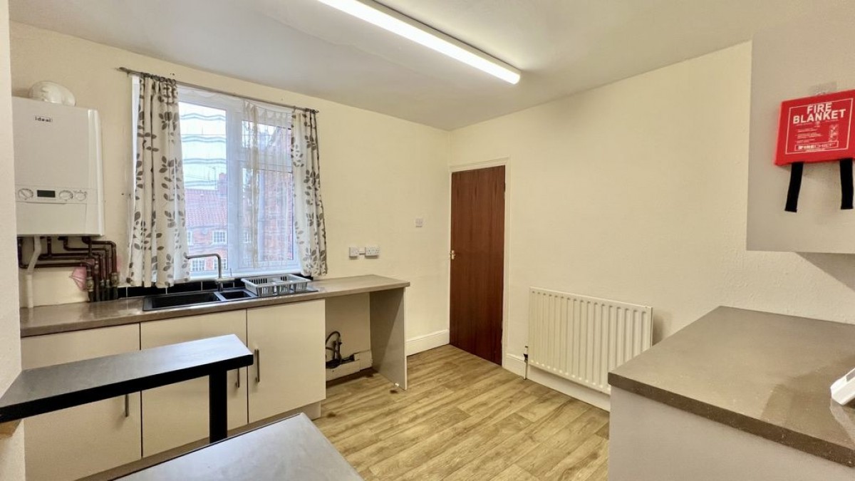 Images for 21 & 21a Queen Street, Scunthorpe