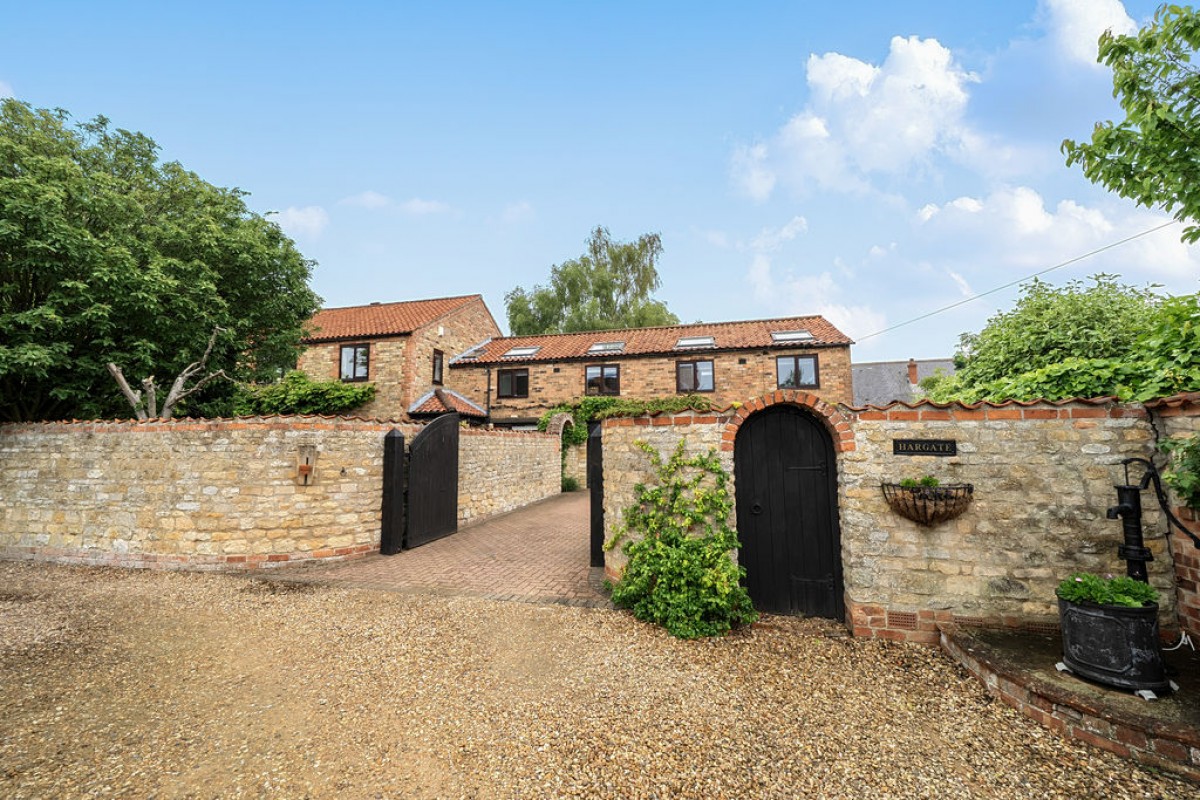 Images for Hales Barn, Church Lane, Navenby